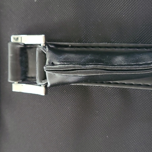COMPUTER Bag Zippered closure Black Nylon with Faux leather strap - Picture 6 of 6